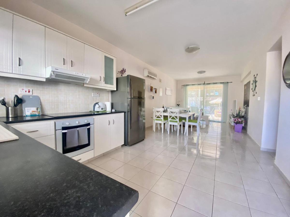 Royal Seacrest F G5 Ground Floor Apartment Пафос Екстериор снимка